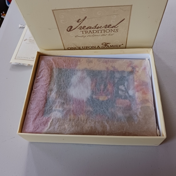 New Halloween Fold Out Scrapbook Photo Album Once Upon A Family Pumpkins Fall. S - Picture 2 of 6